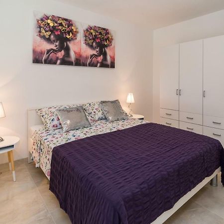 Apartment Arna Krk Town Eksteriør billede