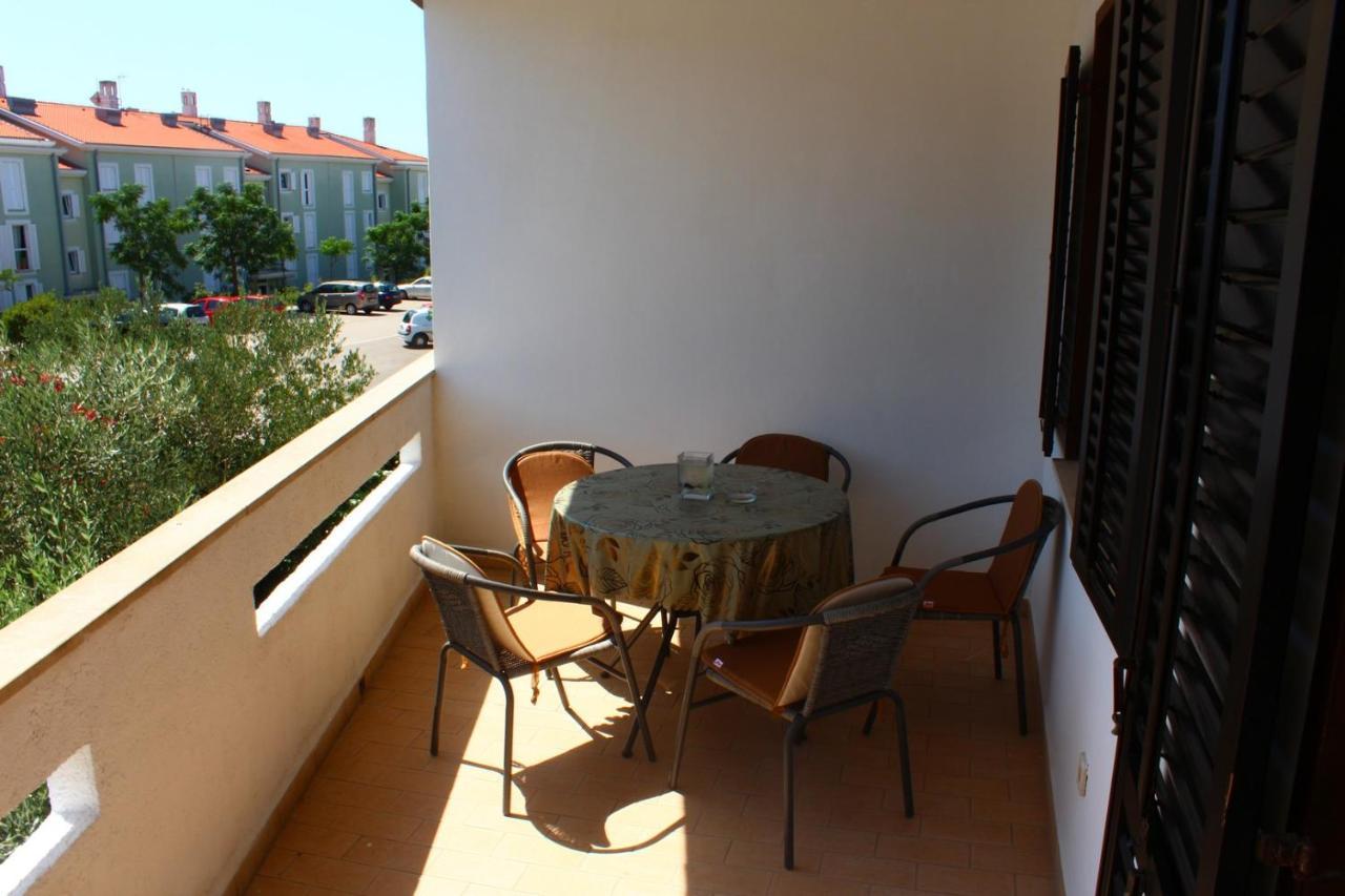 Apartment Arna Krk Town Eksteriør billede